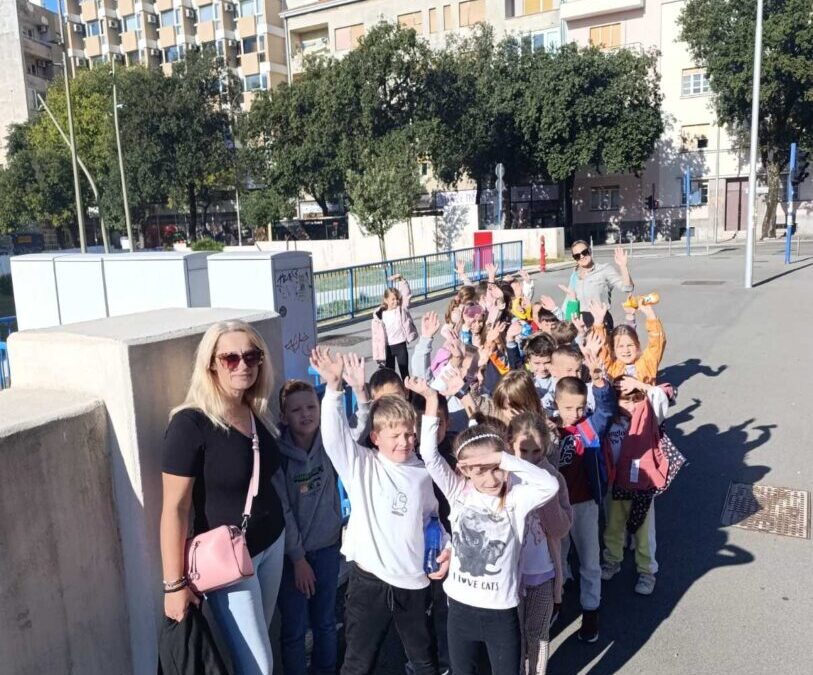 Učenici Osnovne škole Podmurvice obilježili Međunarodni dan pješačenja 2025.