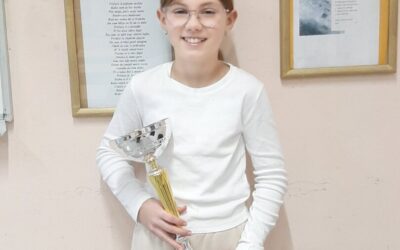 Naša učenica Marta Maraš osvojila je vrijednu nagradu na teniskom terenu